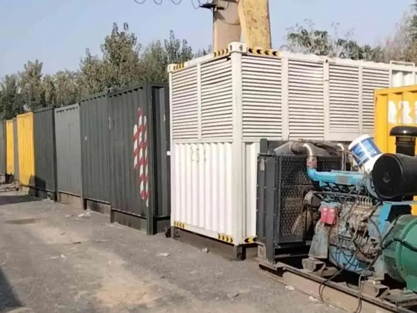庆云200KW柴油发电机机组每小时油耗是多少？